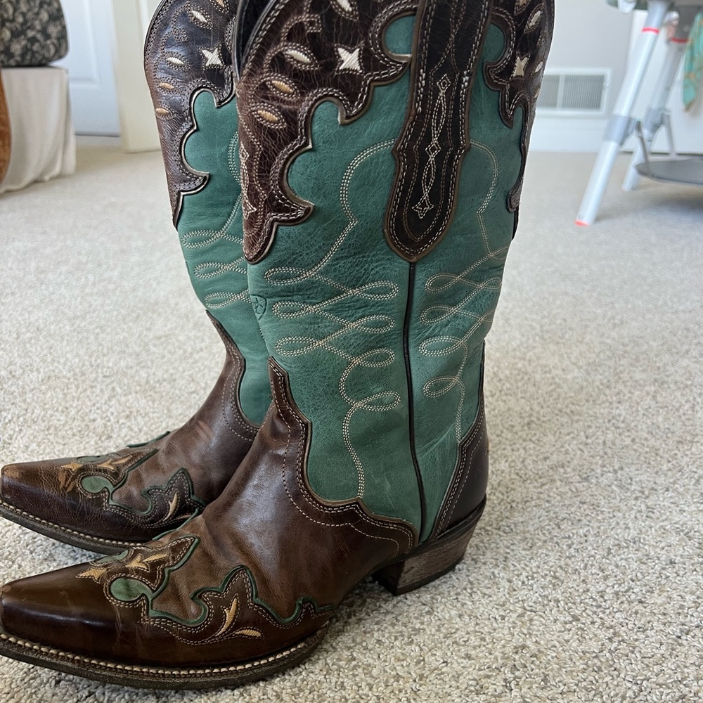 Ariat zealous cowboy boot size 8.5B